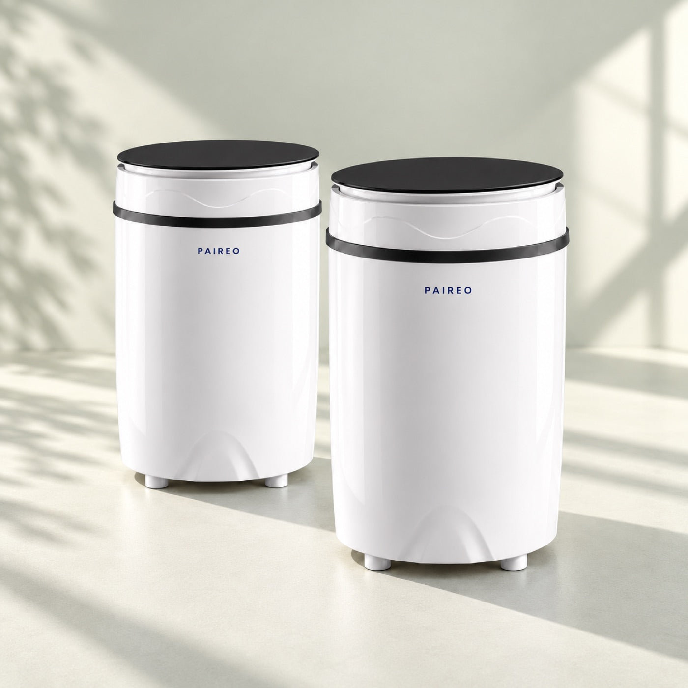 Deux robots nettoyeurs de chaussure Paireo — visuel illustratif du Duo